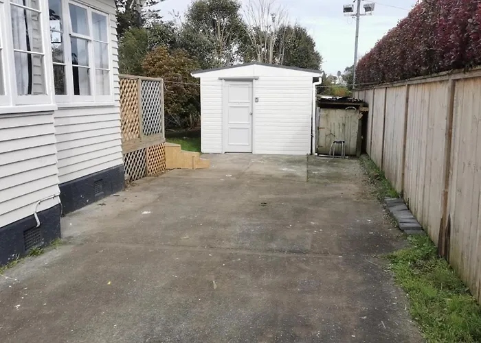 2 Double Beds Including 1 Sofa Bed Garden Chalet, 14 Phyllis St, Mt Albert, Auckland