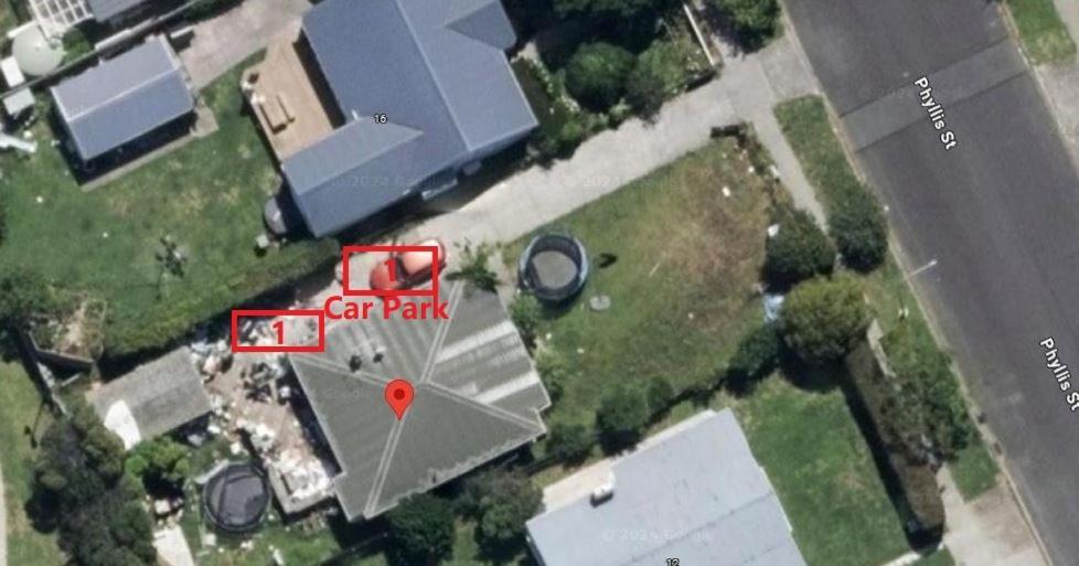 2 Double Beds Including 1 Sofa Bed Garden Chalet, 14 Phyllis St, Mt Albert, *